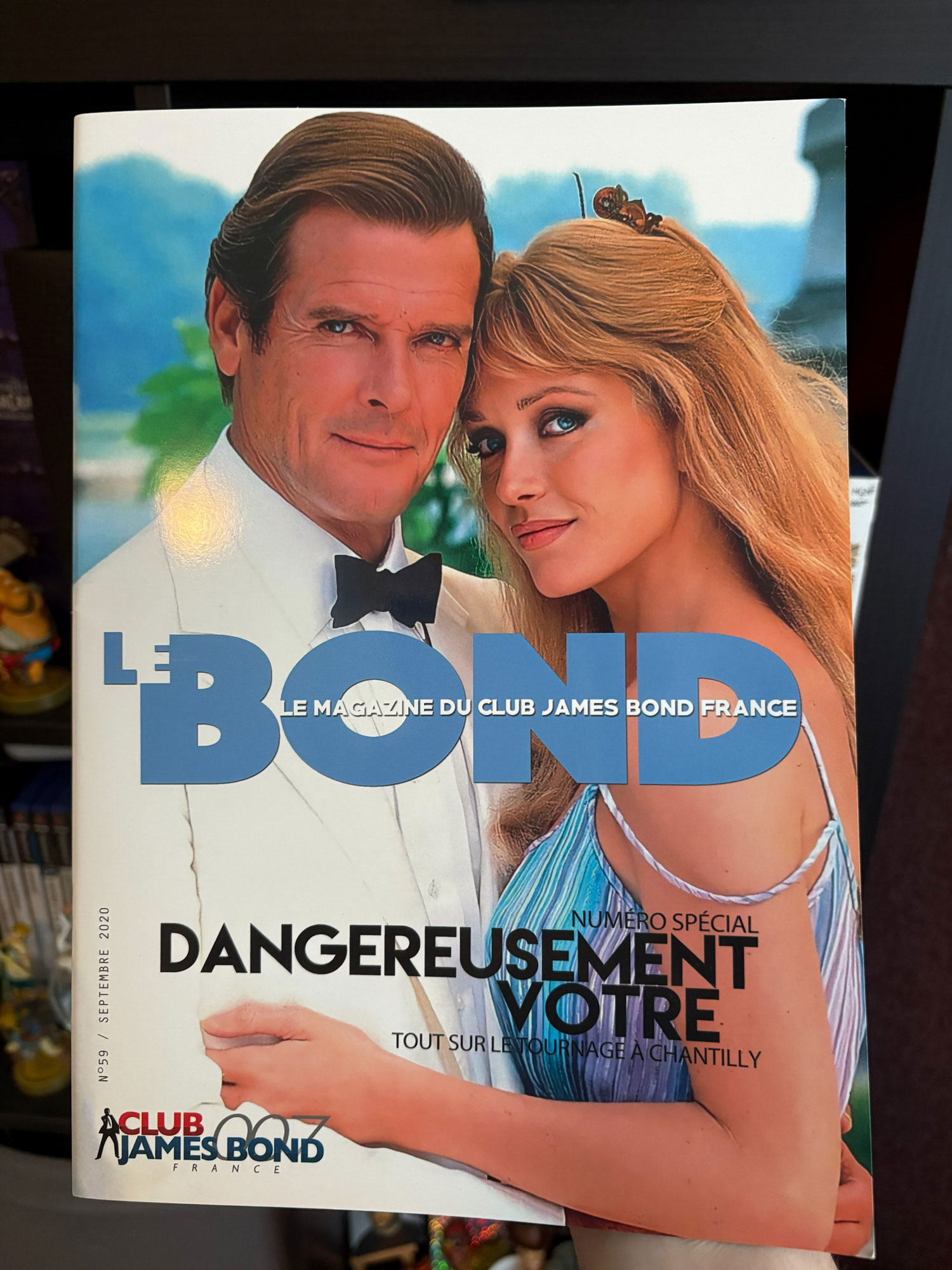 Le Bond magazine